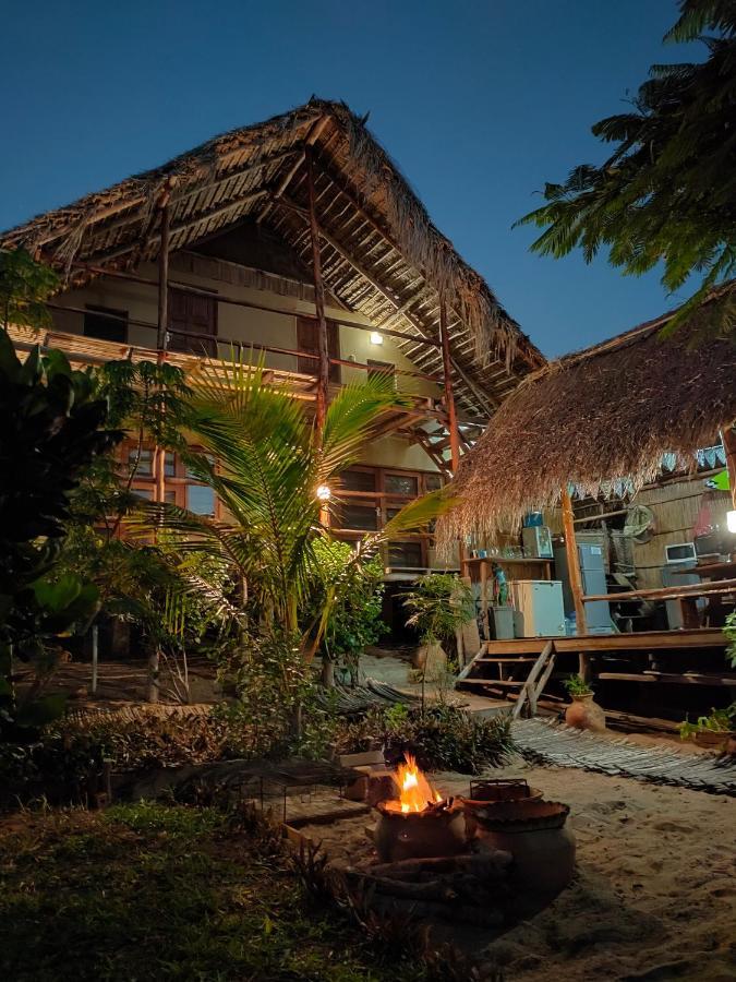 Casa Surf Lodge - Praia do Tofo Esterno foto